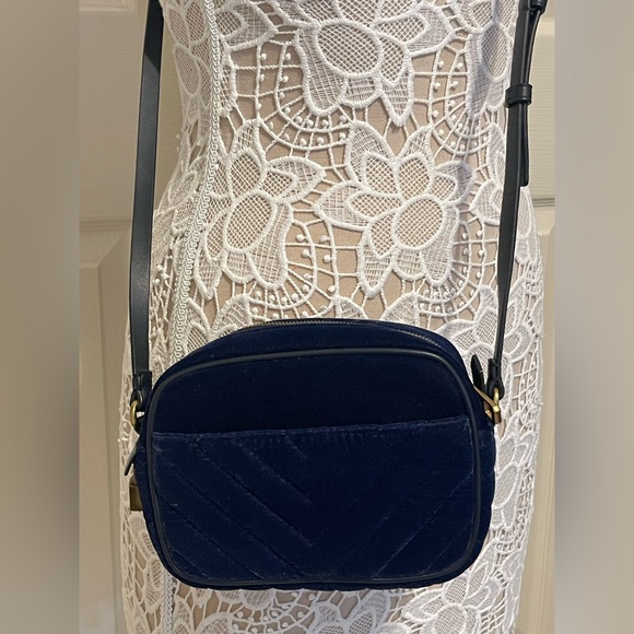J.CREW SIGNET Blue Velvet Leather Mini Crossbody Camera Bag NWT! - Picture 1 of 12